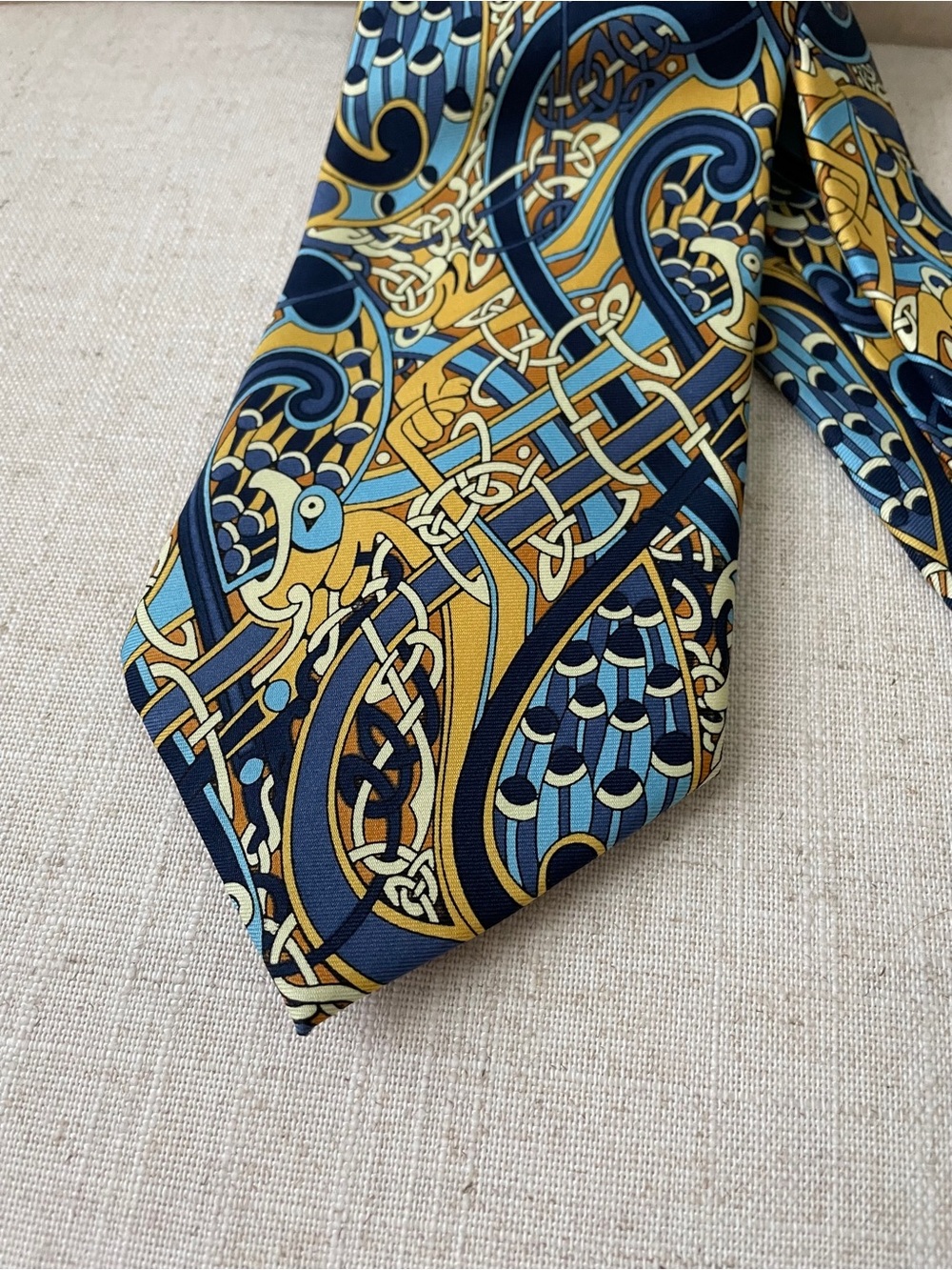 Celtic Design Men's Tie in Navy Blue & Gold